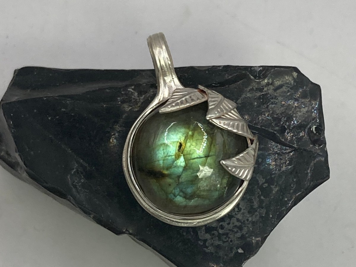 Labradorite Leaf pendant