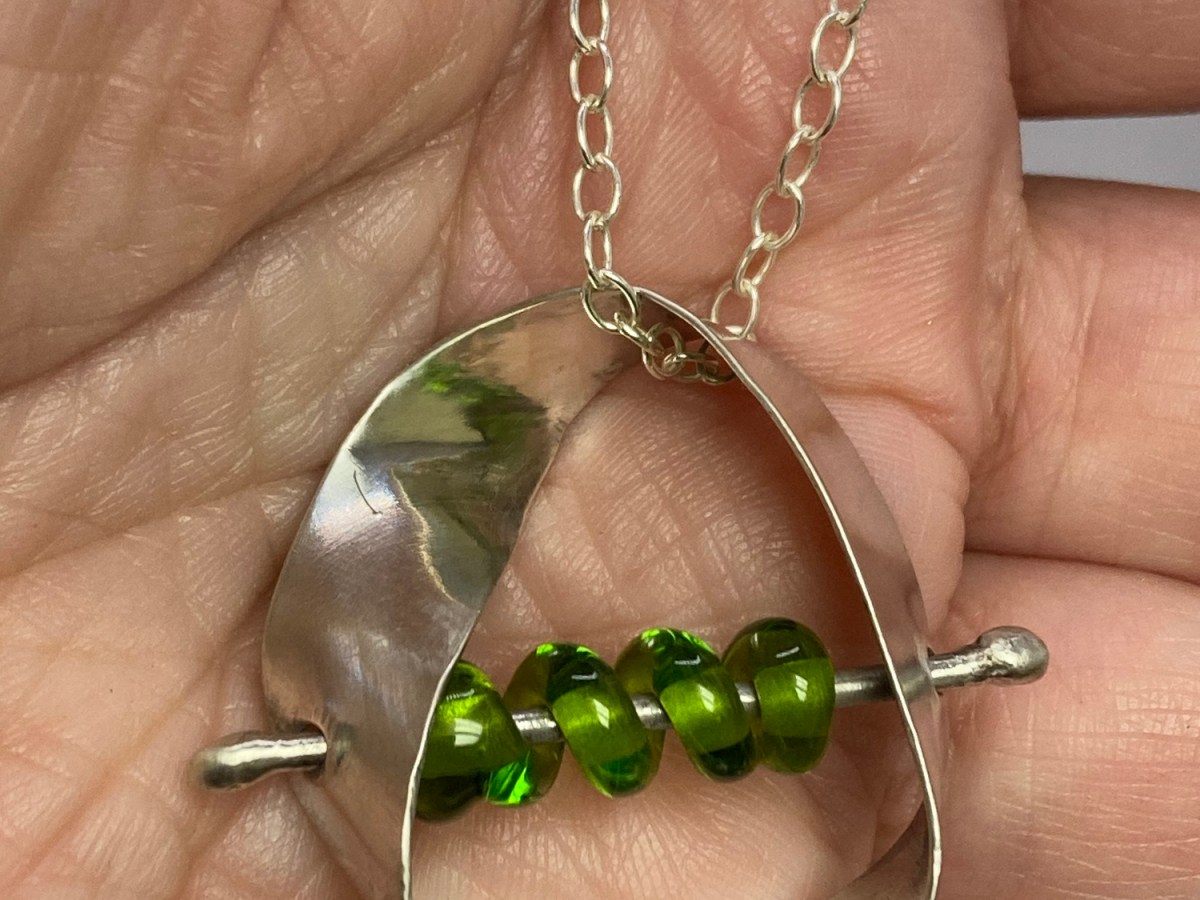 Möbius strip fidget&nbsp;pendant