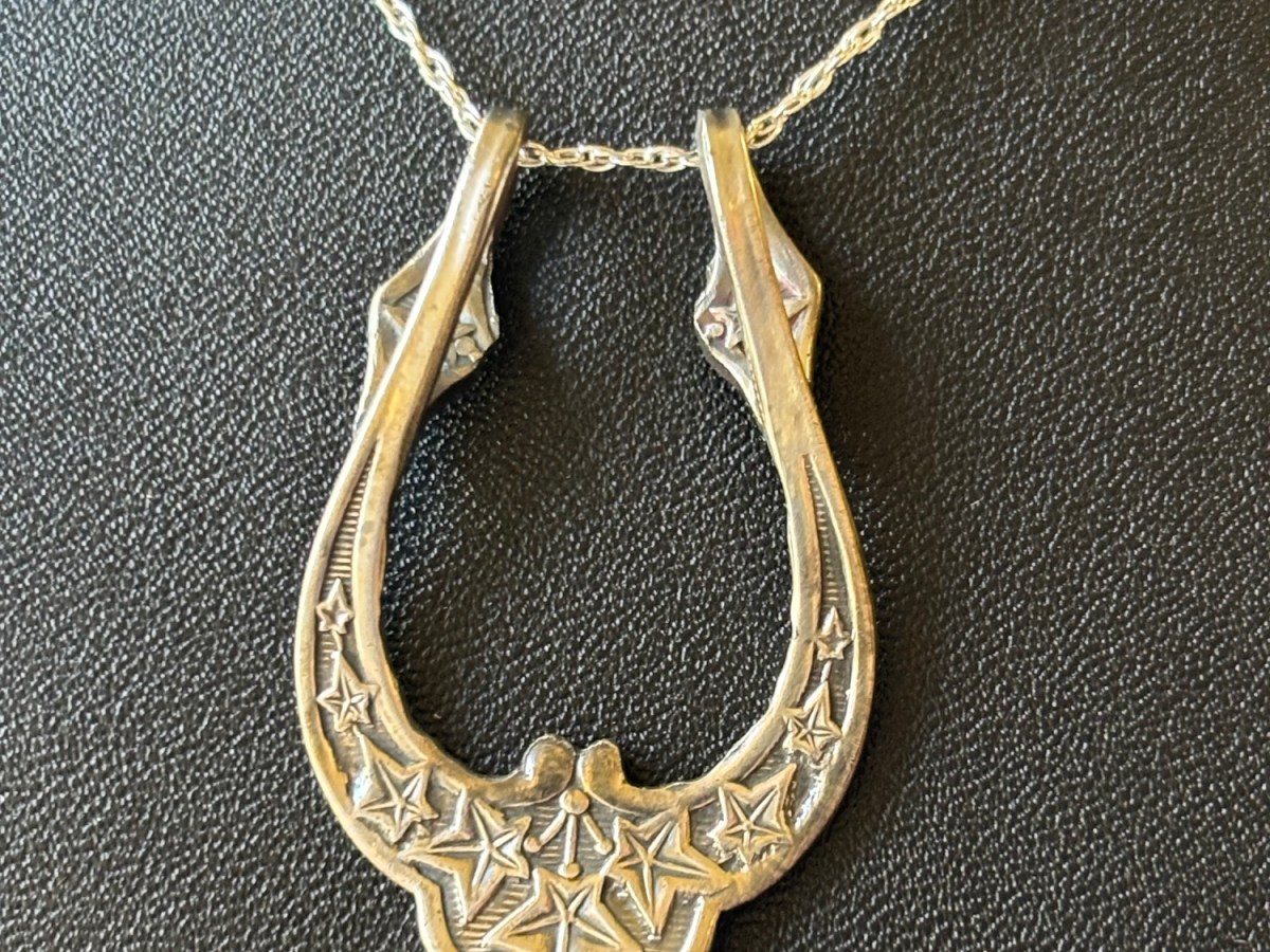 Reversible Ivy Magic Ring&nbsp;Holder